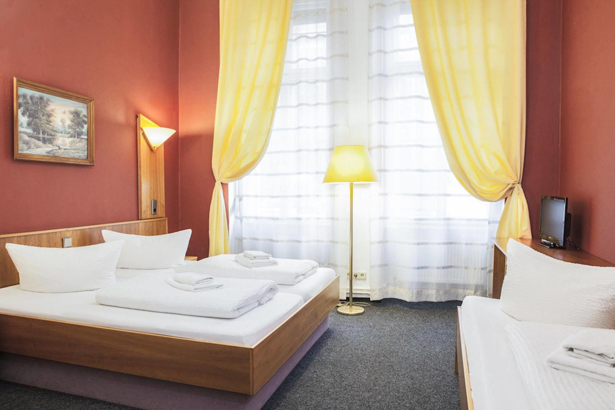Hotel Pension Insor Berlin Zewnętrze zdjęcie