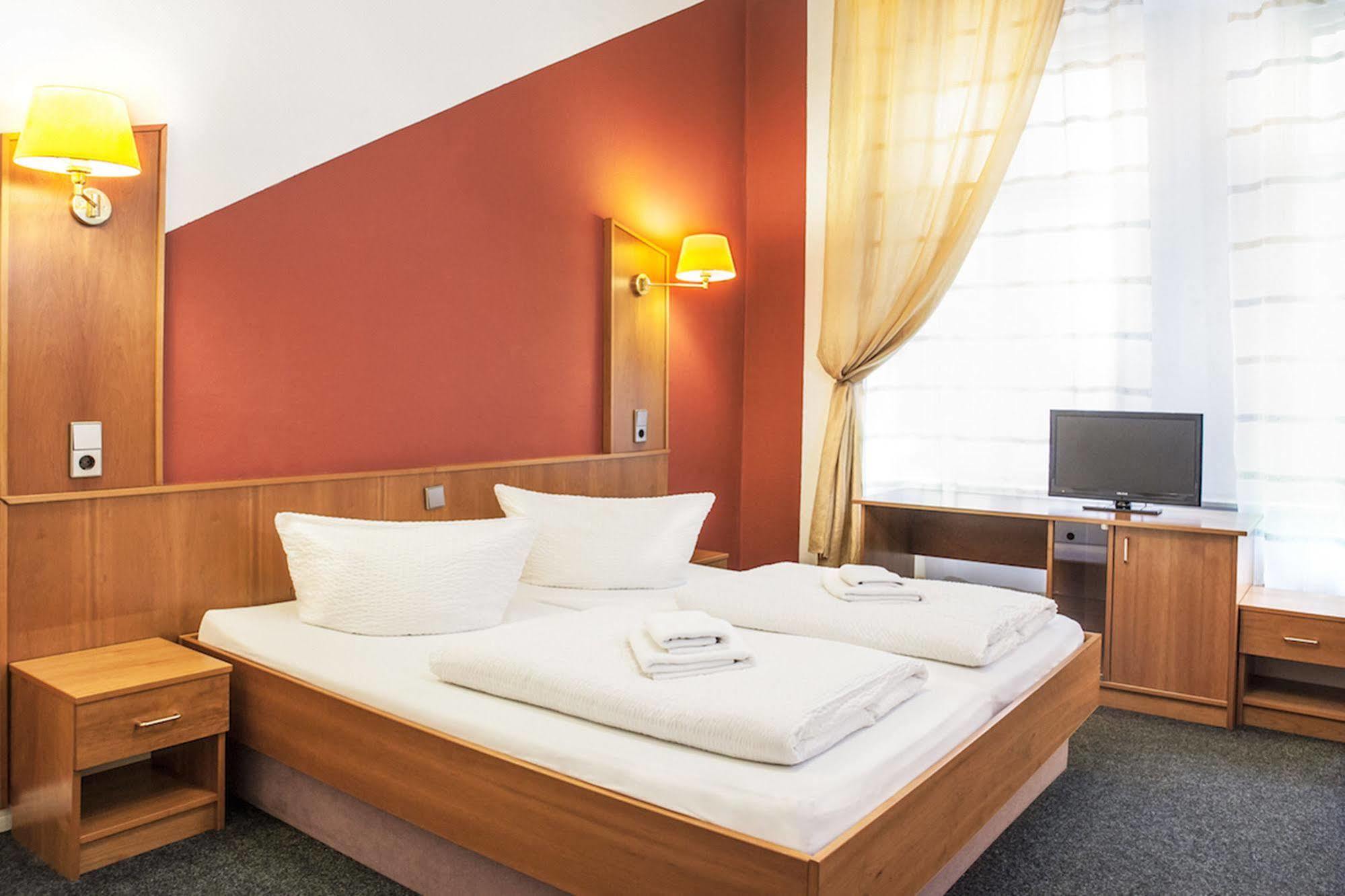 Hotel Pension Insor Berlin Zewnętrze zdjęcie
