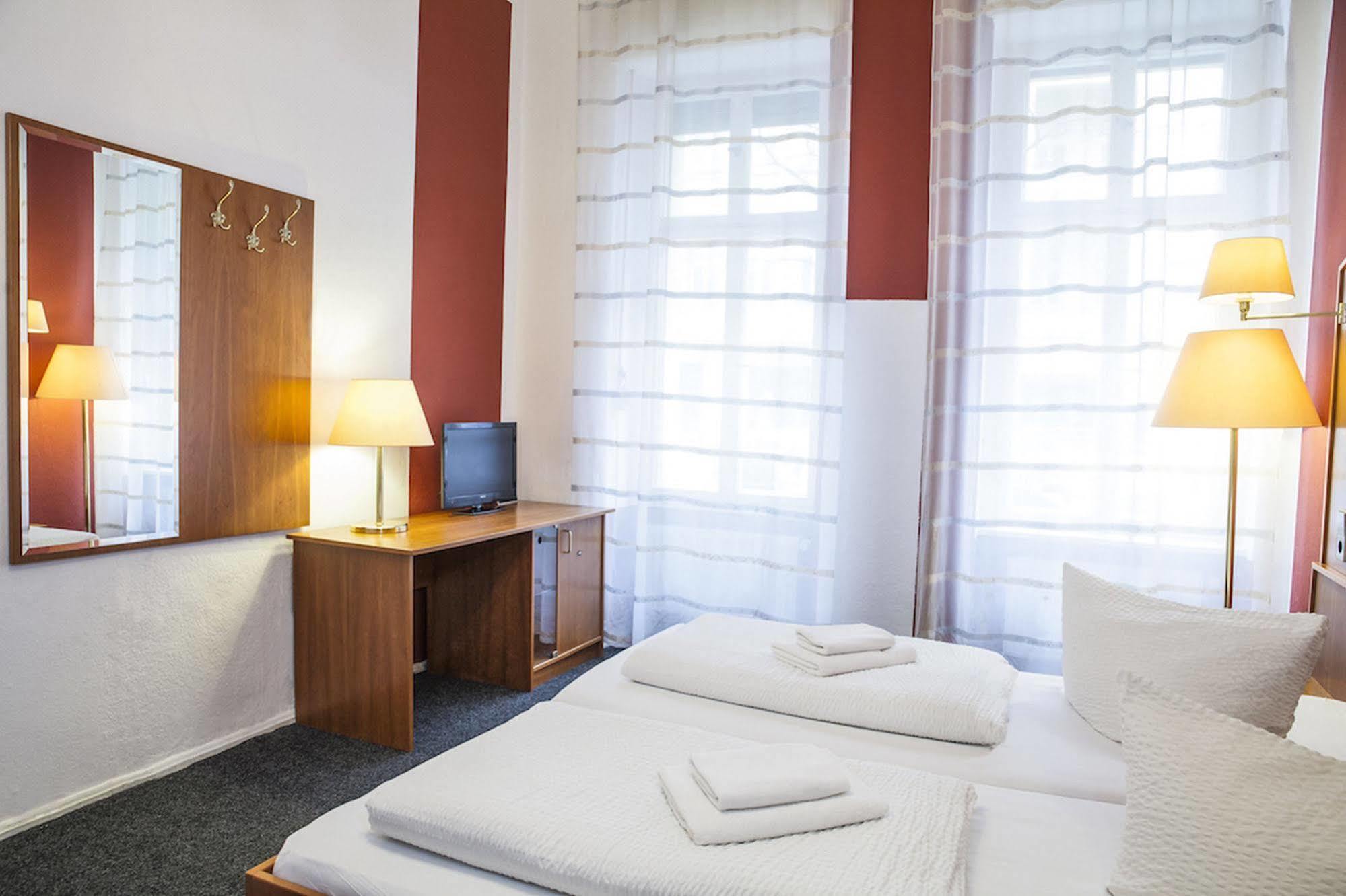 Hotel Pension Insor Berlin Zewnętrze zdjęcie
