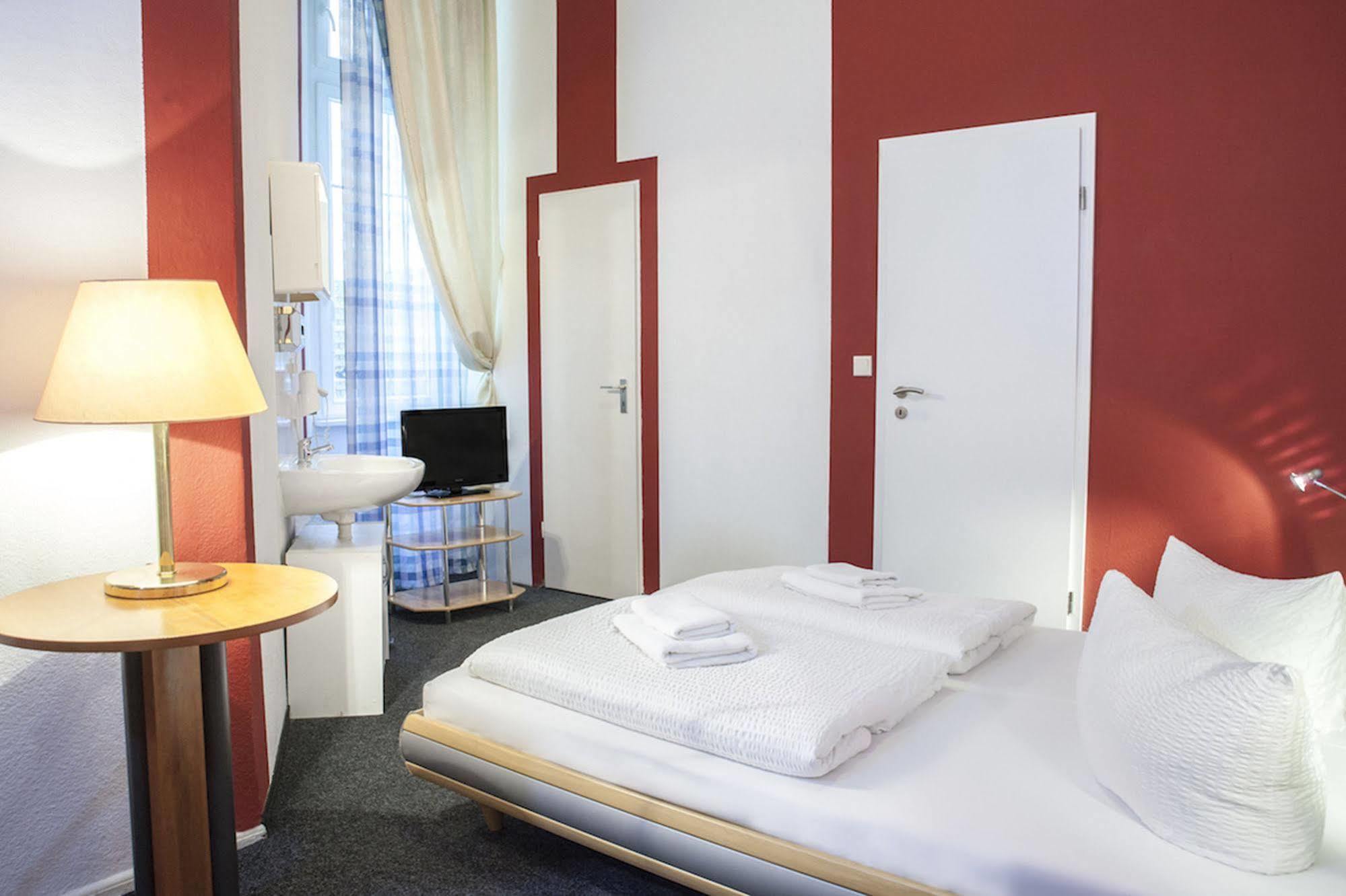 Hotel Pension Insor Berlin Zewnętrze zdjęcie